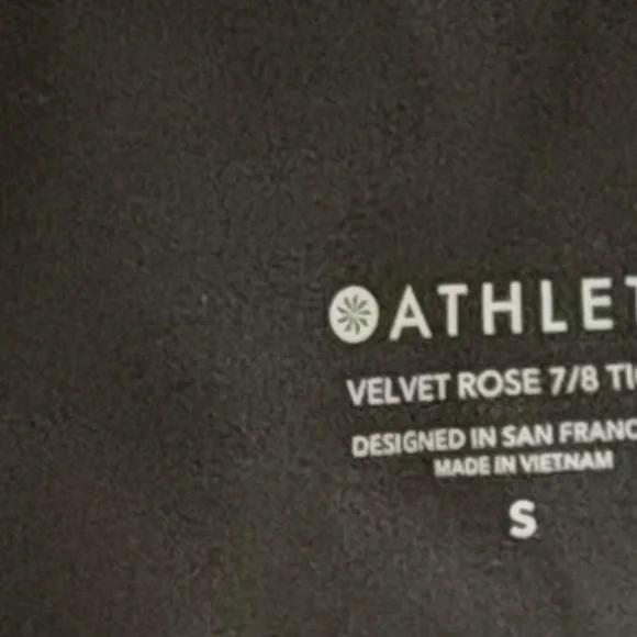 Athleta Rare Velvet Rose 7/8 Tight - Limited Edition - Size S. - Picture 4 of 10